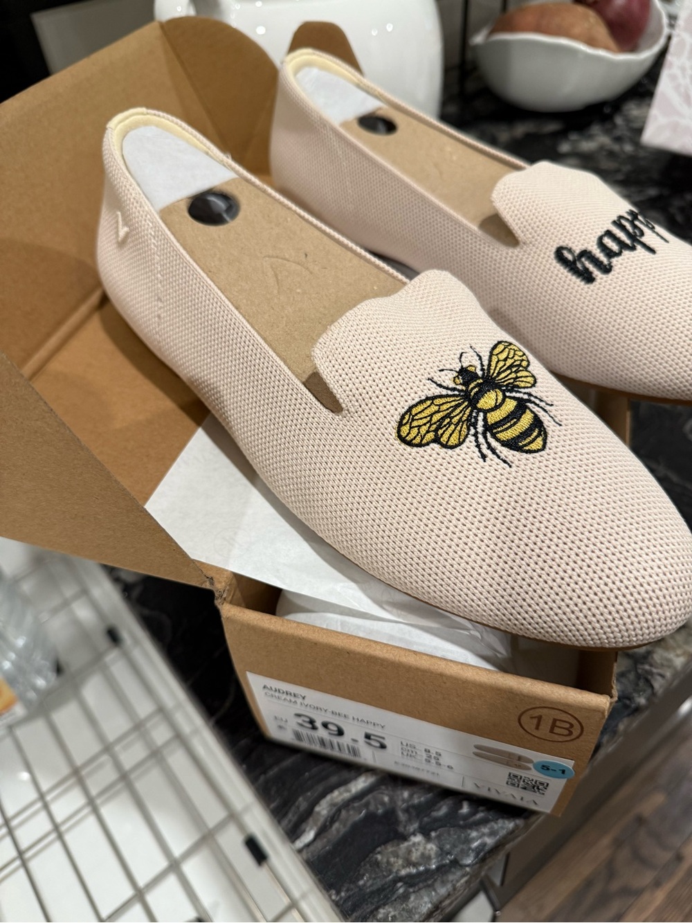 VIVAIA Cream Embroidered Bee & Script Round-Toe Loafers - Picture 6 of 7